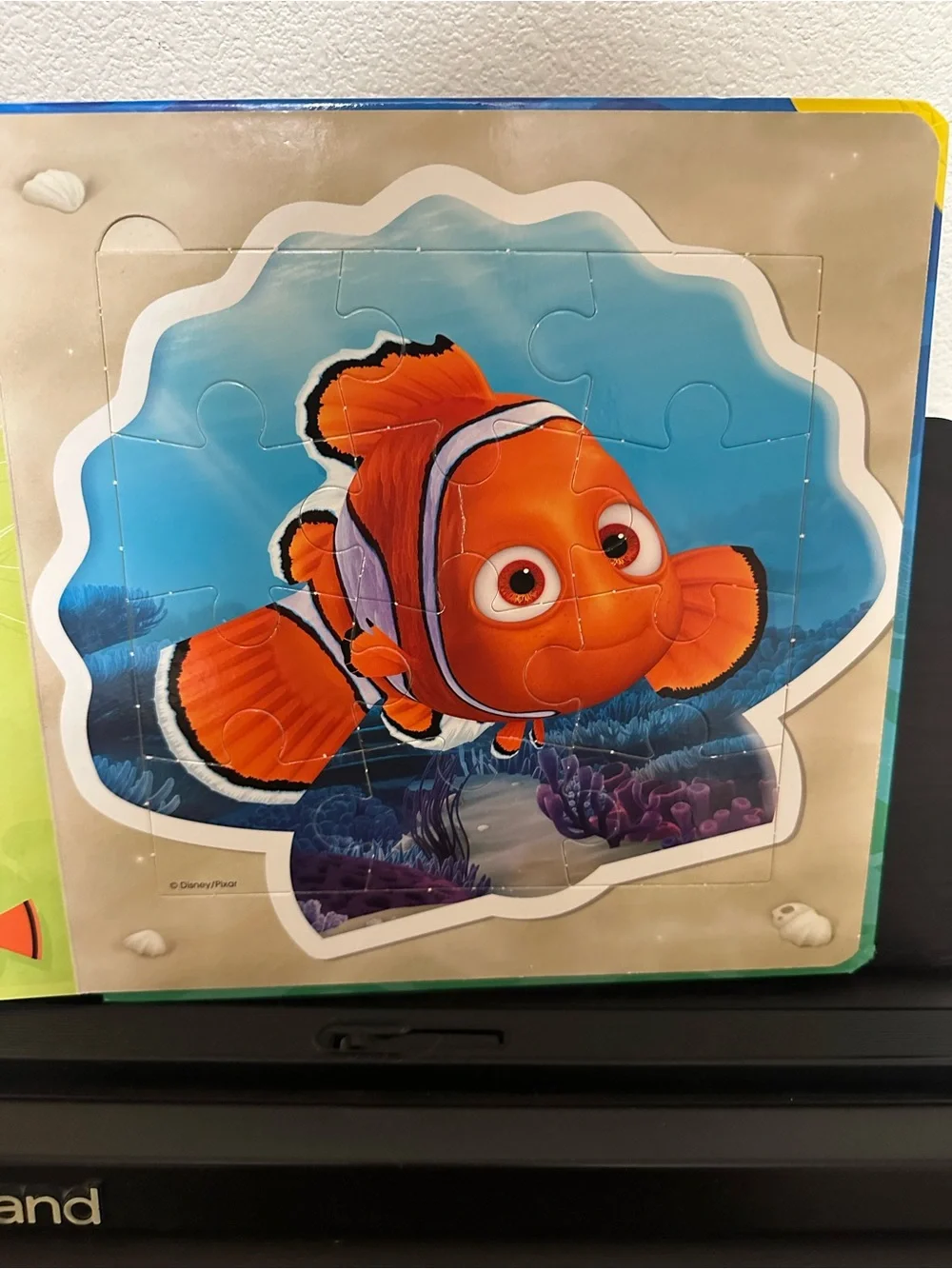 Disney Finding Dory Puzzle Book - Blue & Green Ocean Art Puzzle 100 pieces